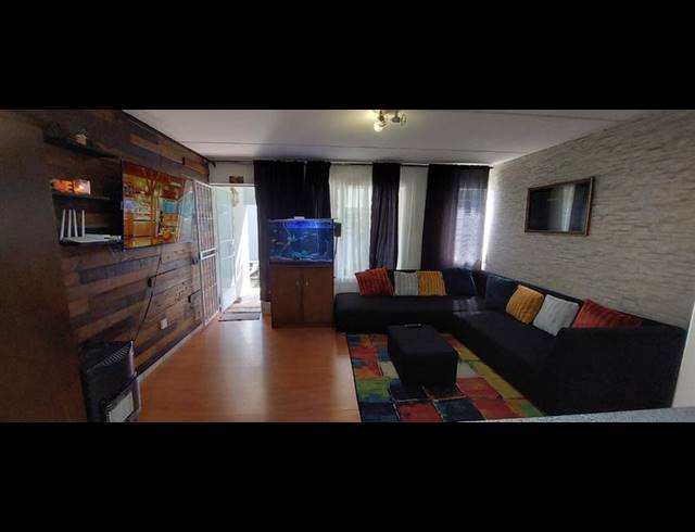 2 BEDROOM TOWNHOUSE FOR SALE IN BOOYSENS